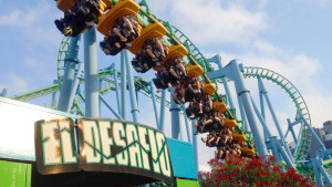 El Desafío (The Challenge) rollercoaster at Parque de la Costa