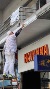 Businesses like Havanna that reside among the seven blocks of the New Corrientes Ave. got ready for the opening ceremony.