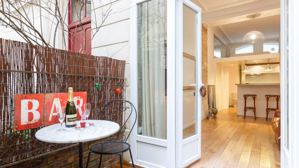 Apartamento con terraza en París, Francia disponible en Airbnb
