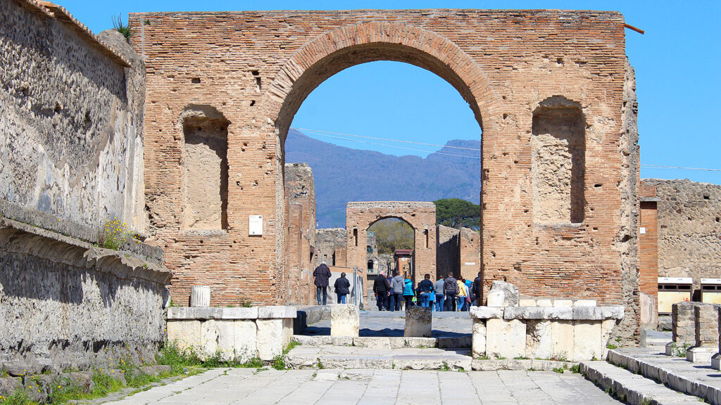 Arco en Pompeya | Pompeii arch