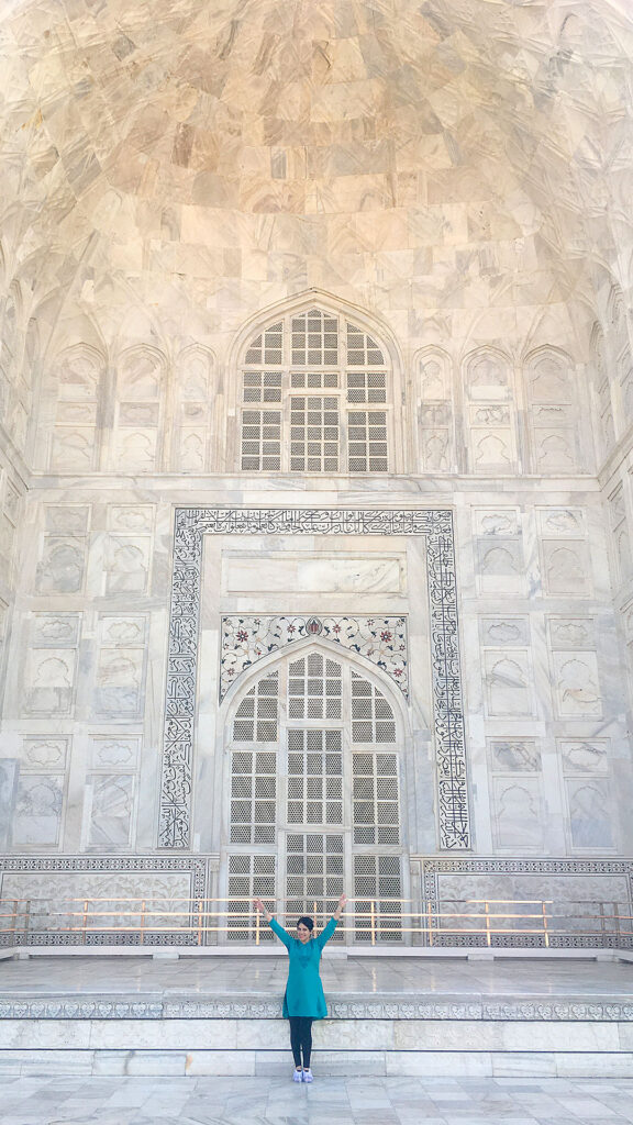 Taj Mahal Iwan
