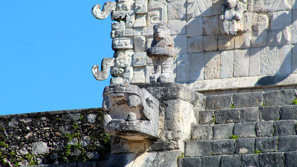 Escultura del Templo de los guerreros en Chichén Itzá | Sculpture from the Temple of the Warriors at Chichén Itzá