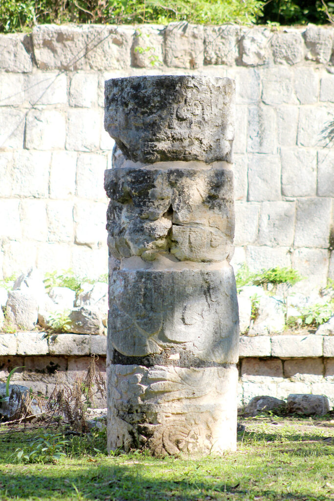 Columna esculpida | Sculpted Column
