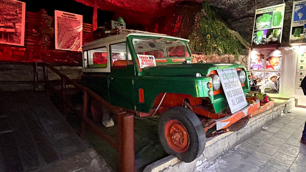 Jeep para minas de esmeraldas | Emerald Mine Jeep